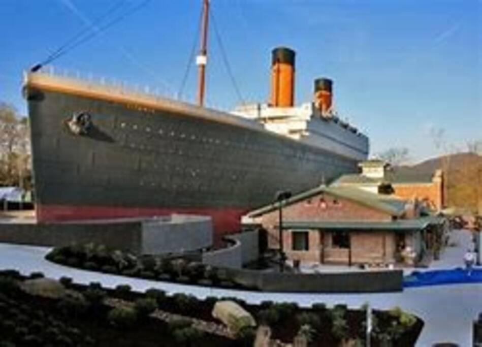 1 Mi To Dollywood Mins To All Attractions & Gsmnp Сивиървил Екстериор снимка